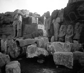 Croisire Cook, fouilles archologiques dans un temple en ruine  - gypte - 1900